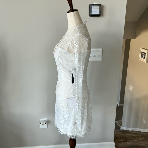 NWT! Lulu’s Ready Or Hot White Lace Long Sleeve Bodycon Mini Dress Bachelorette - Picture 4 of 11